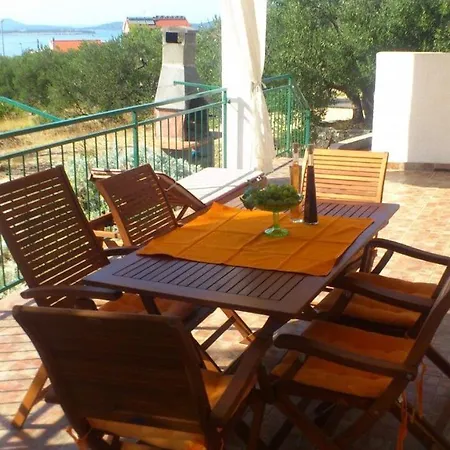 Dia Apartment Primosten