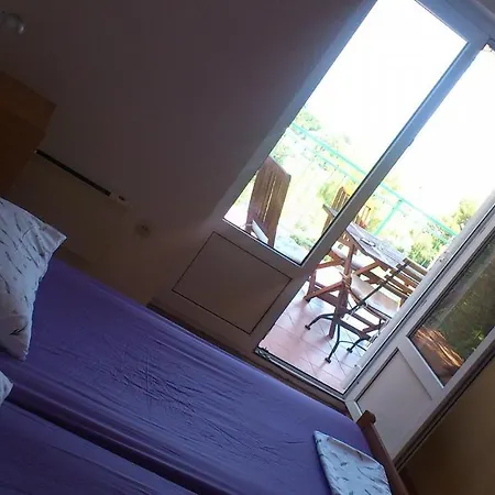 Dia Apartment